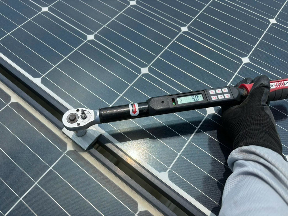 高雄太陽能模組支架扭力檢測工程